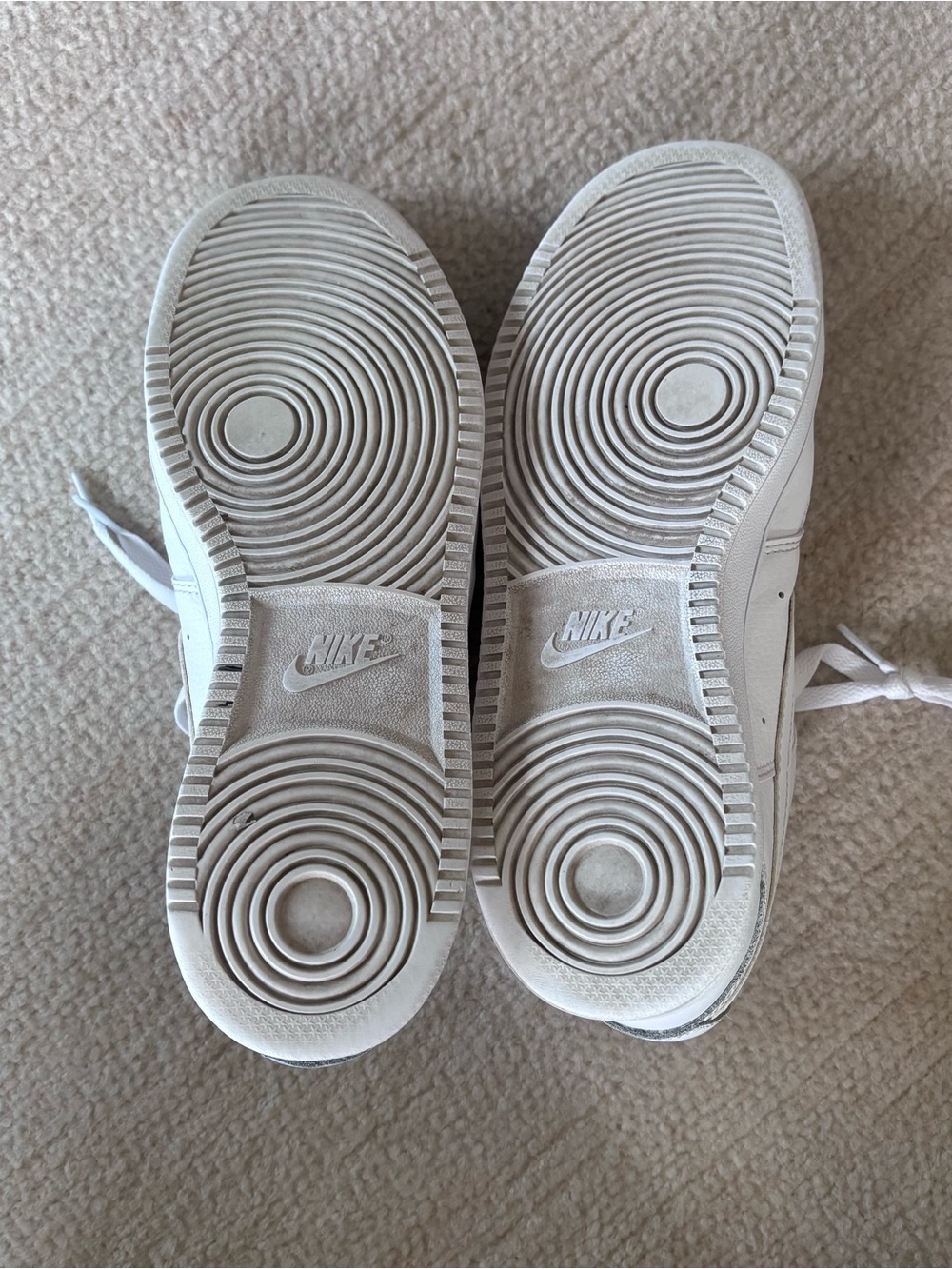 Nike Women’s White Low-Top Sneakers - Picture 10 of 11